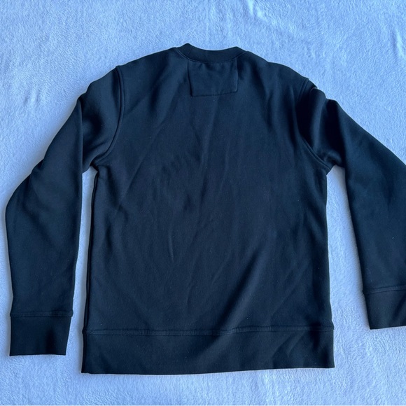 Banana Republic Men's Black Crewneck Sweater - Picture 3 of 3